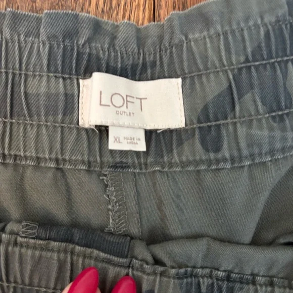 LOFT Women's Olive Camo Drawstring Shorts - Picture 4 of 8